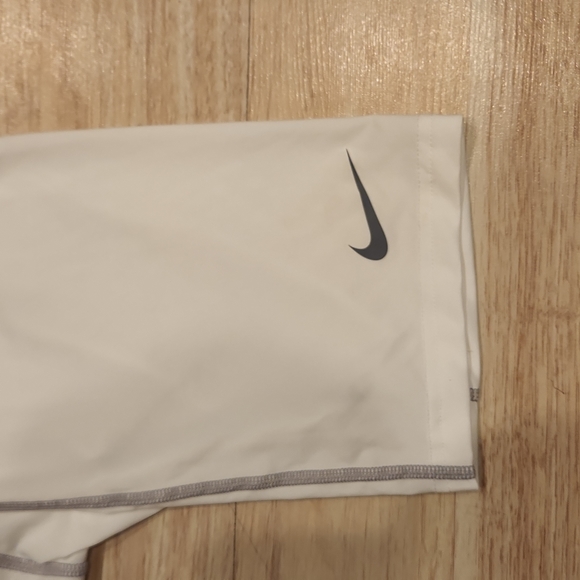 CONPETITION BASE LAYER - Picture 3 of 8